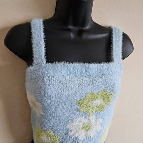 Kendall & Kylie Flowery Crop Top - Picture 4 of 7